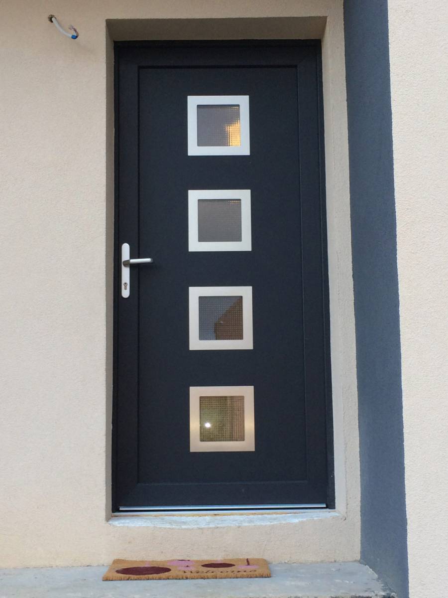 Pose de portes d&rsquo;entr&eacute;e pr&egrave;s de Cernay et Mulhouse Illzach