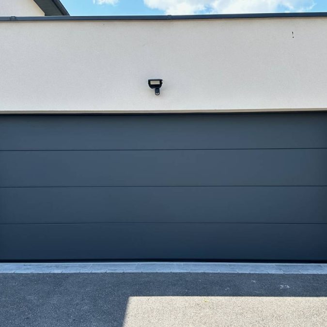 IMAGE3 675X675 | Fermetures Hamm Pose de porte de garage proche de Guebwiller et Mulhouse Thann 1